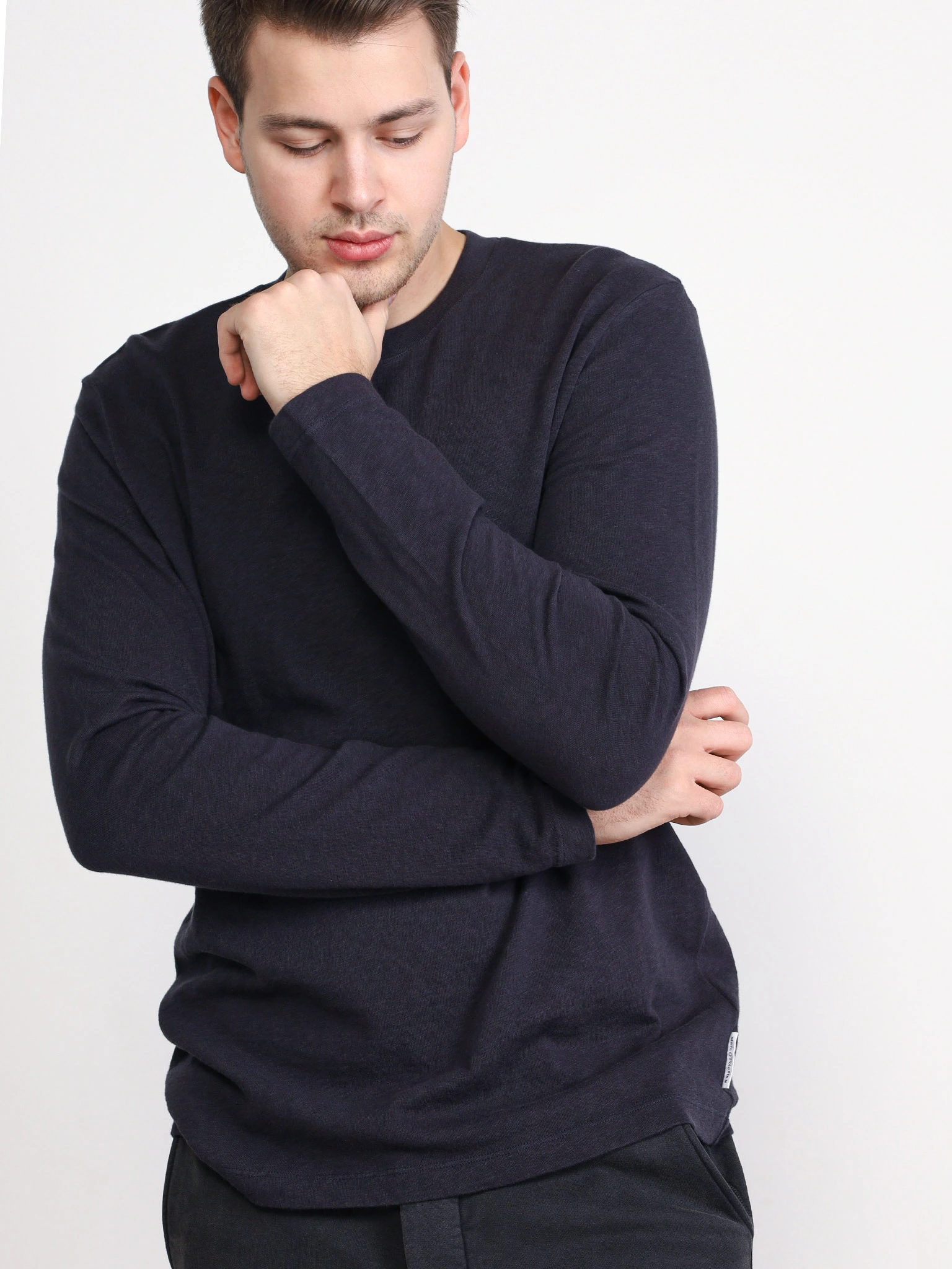 Футболка темно-синего цвета из хлопка с длинным рукавом